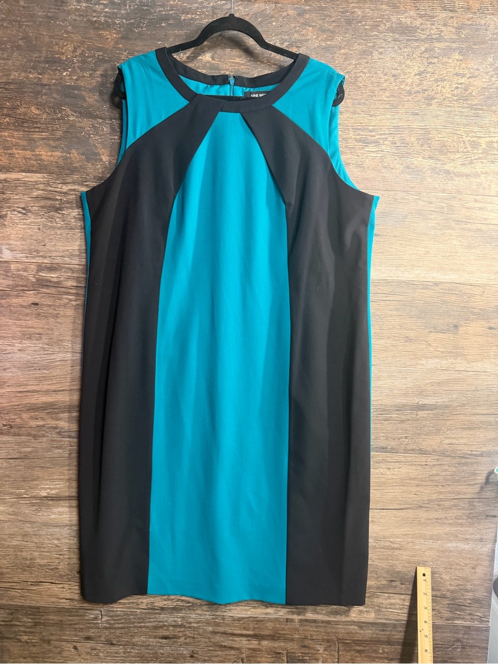 Nine West Teal and Black Sleeveless Colorblock Shift Dress